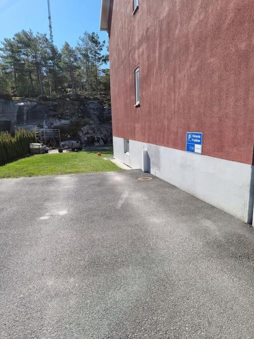 Trevlig Laegenhet Naera Stroemstad Centrum Εξωτερικό φωτογραφία